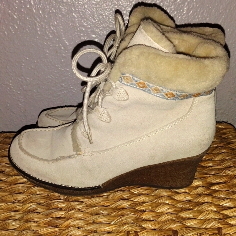 Bare Traps Leather/Swede Upper Aztec Print Wedge Ankle Boots 8